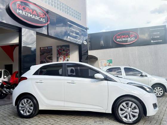 HYUNDAI HB20 1.0 COMFORT PLUS 12V TURBO FLEX 4P MANUAL HYUNDAI HB20 1.0 COMFORT PLUS 12V TURBO FLEX 4P MANUAL